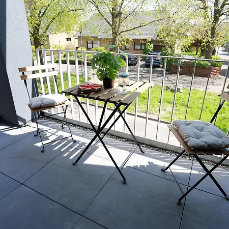 London Apartment Erfstadt: Family & Business Haven near Cologne Erftstadt Exterior photo