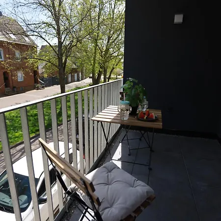 London Apartment Erfstadt: Family & Business Haven near Cologne Erftstadt Exterior photo