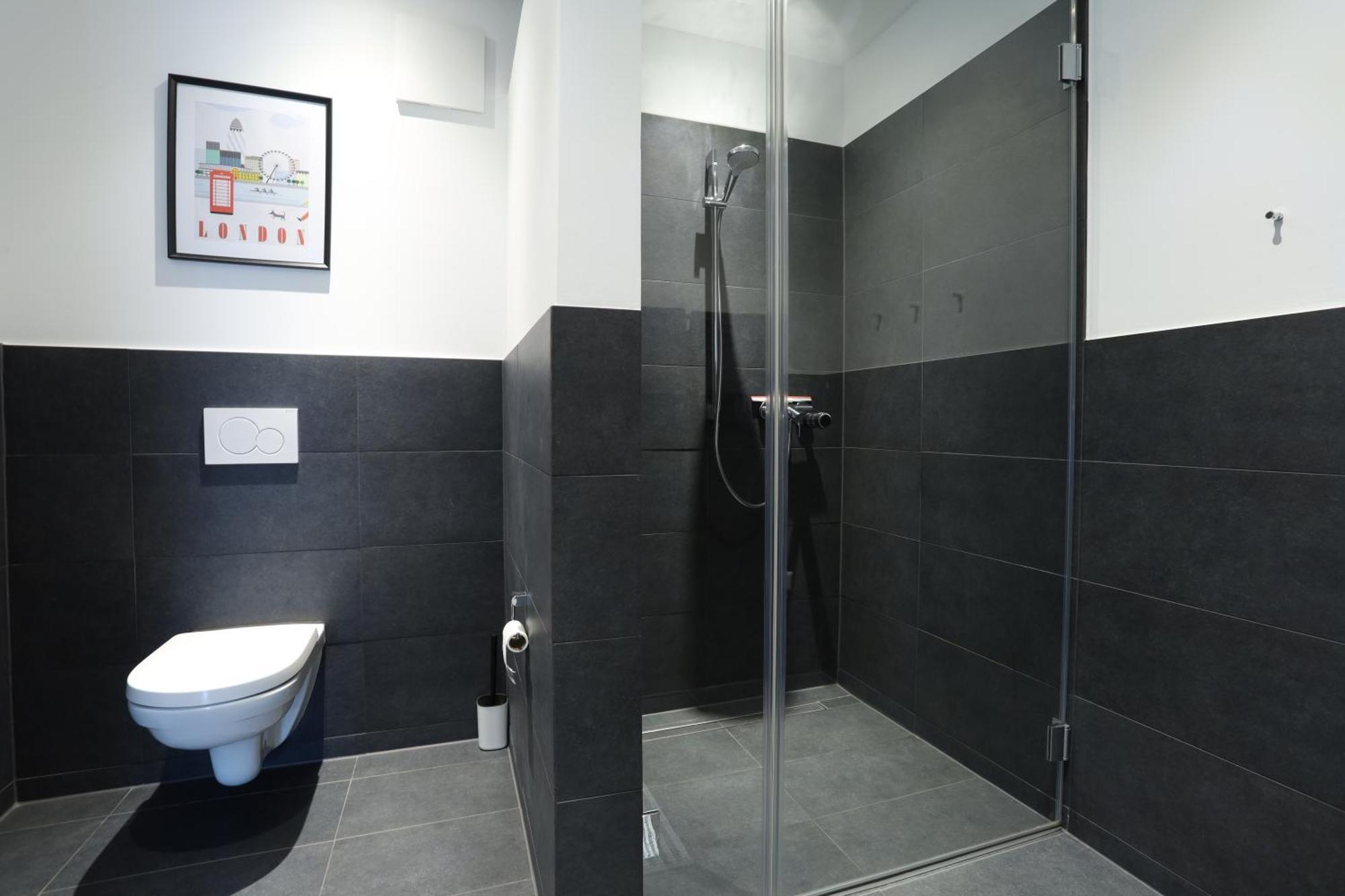London Erfstadt: Family & Business Haven Near Cologne Apartment Erftstadt