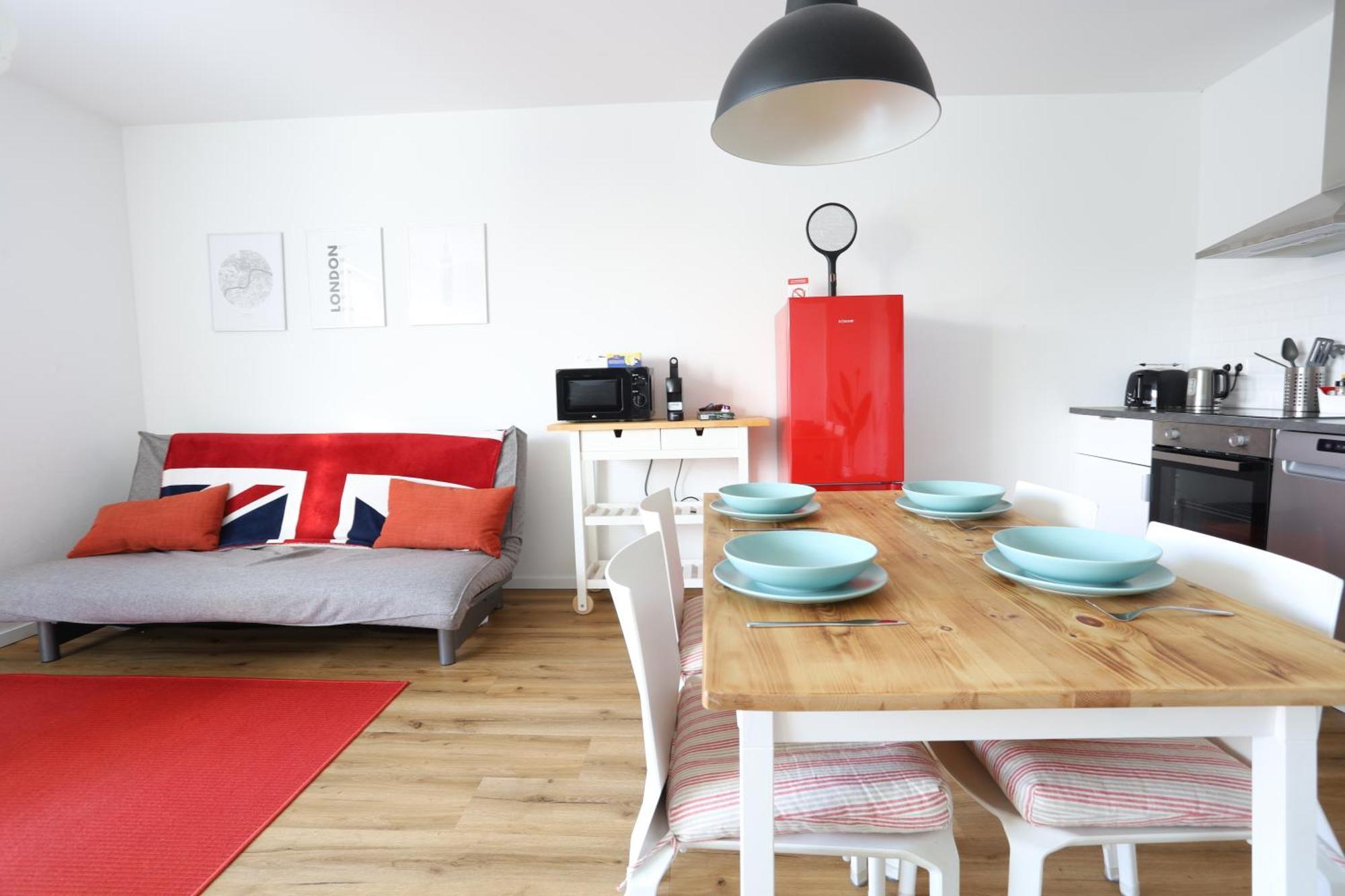 London Erfstadt: Family & Business Haven Near Cologne Apartment Erftstadt